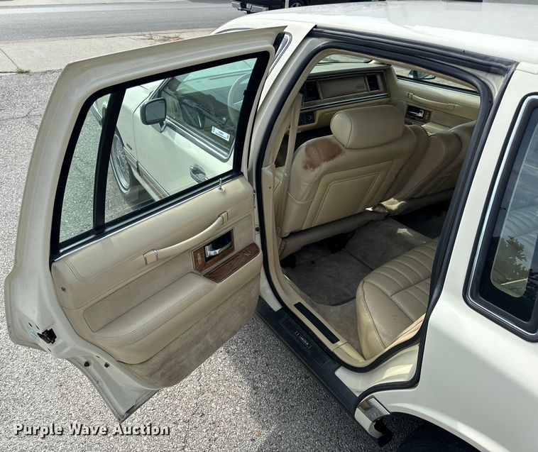 image for item EH6954 1990 Lincoln  Town Car 