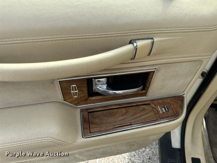 image for item EH6954 1990 Lincoln  Town Car 