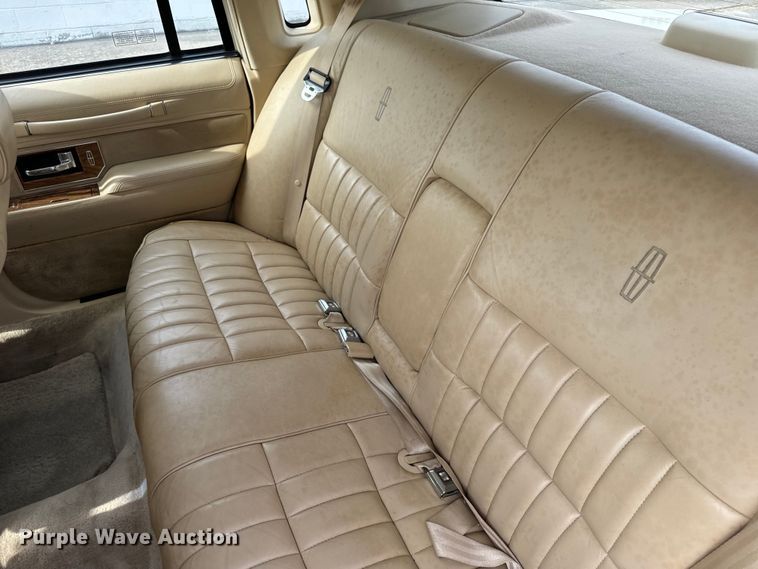 image for item EH6954 1990 Lincoln  Town Car 