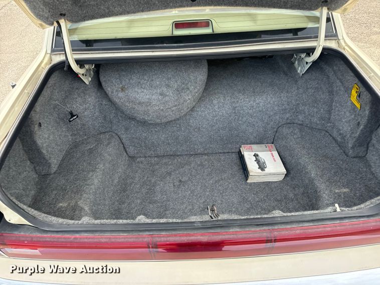 image for item EH6954 1990 Lincoln  Town Car 