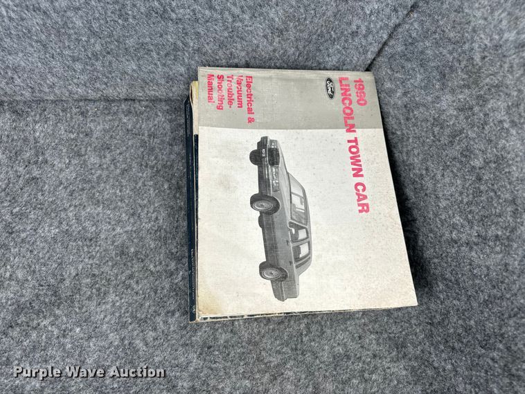 image for item EH6954 1990 Lincoln  Town Car 