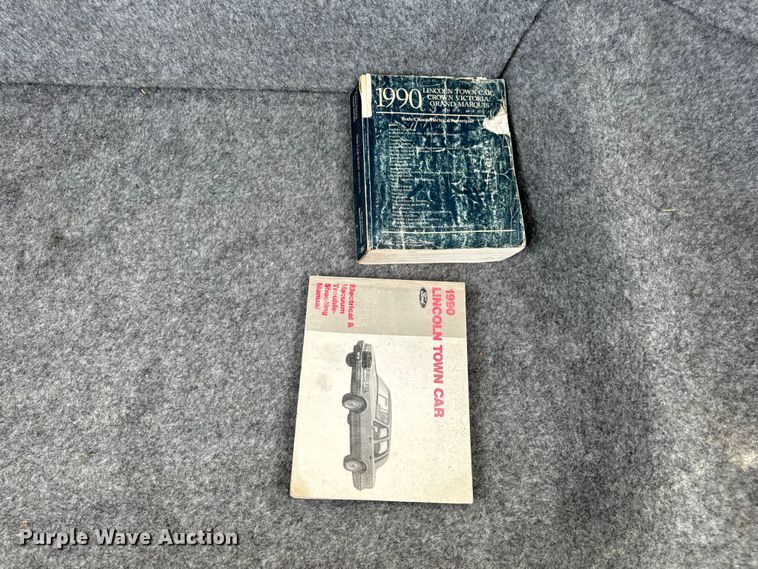 image for item EH6954 1990 Lincoln  Town Car 