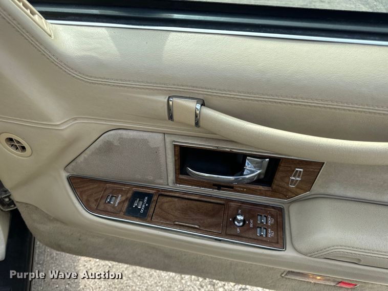 image for item EH6954 1990 Lincoln  Town Car 