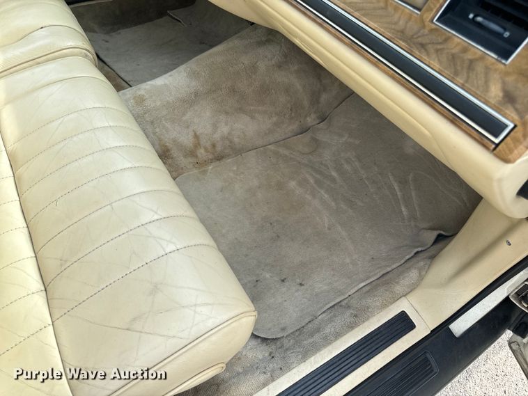 image for item EH6954 1990 Lincoln  Town Car 