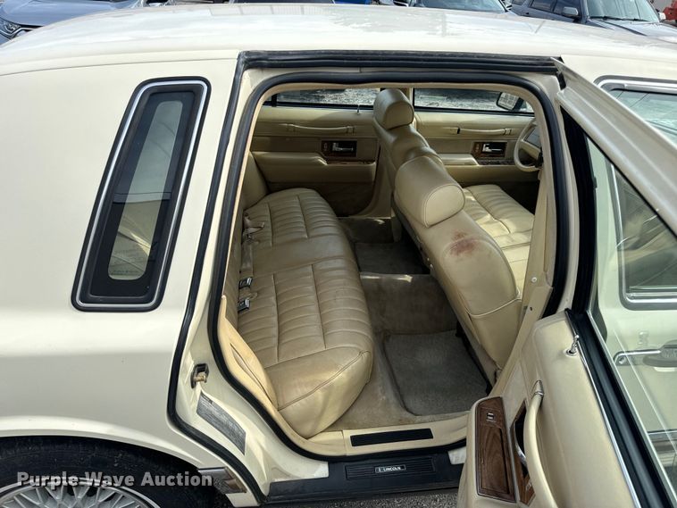 image for item EH6954 1990 Lincoln  Town Car 