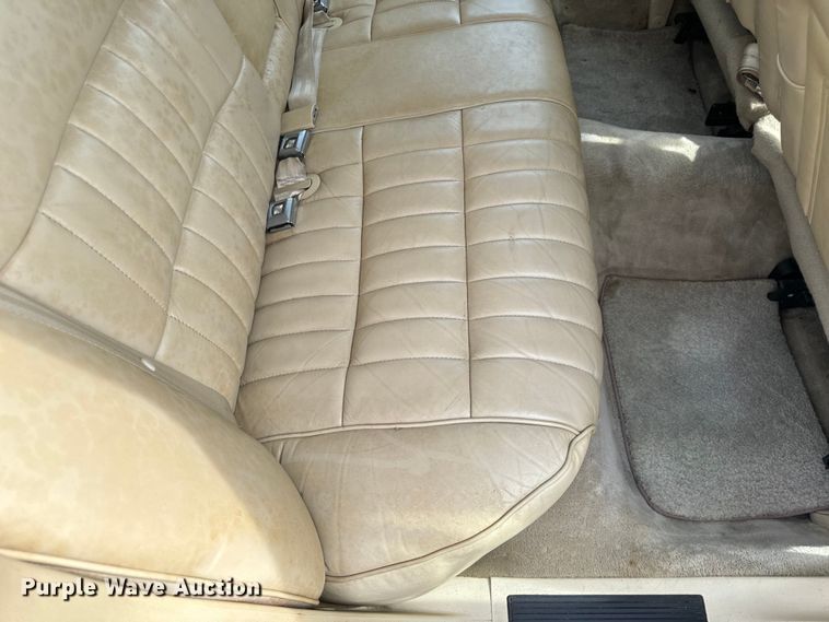 image for item EH6954 1990 Lincoln  Town Car 