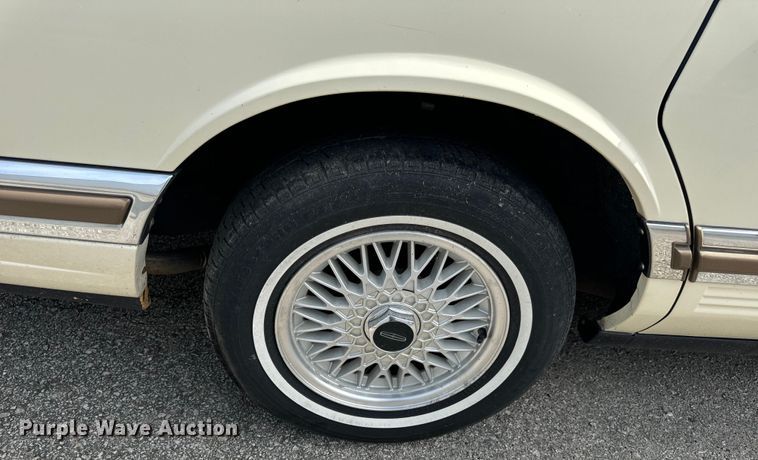 image for item EH6954 1990 Lincoln  Town Car 