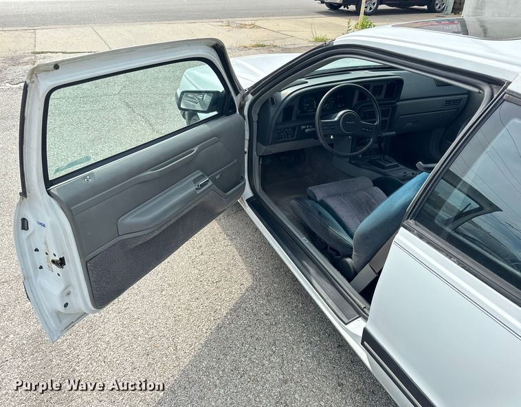 image for item EH6958 1988 Ford Thunderbird 