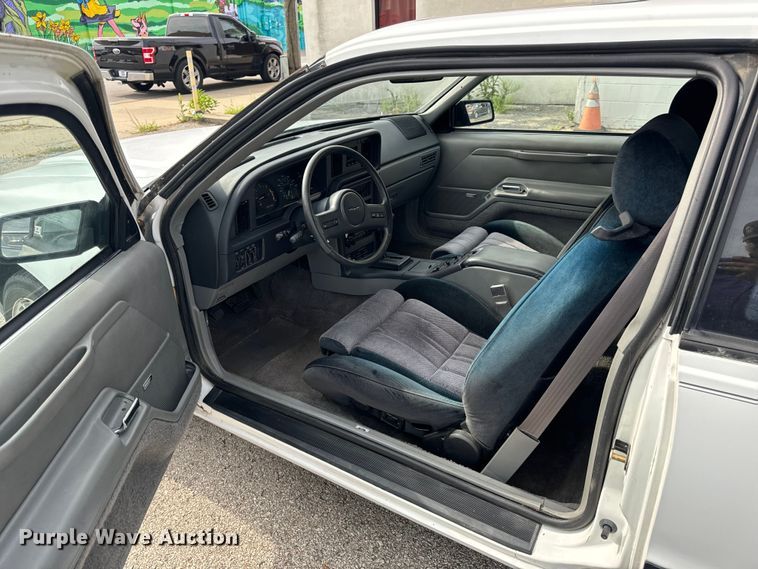 image for item EH6958 1988 Ford Thunderbird 