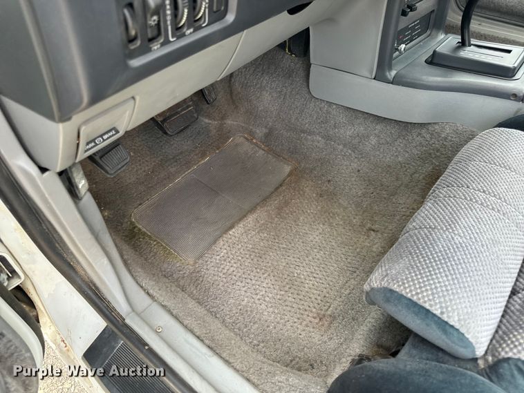 image for item EH6958 1988 Ford Thunderbird 