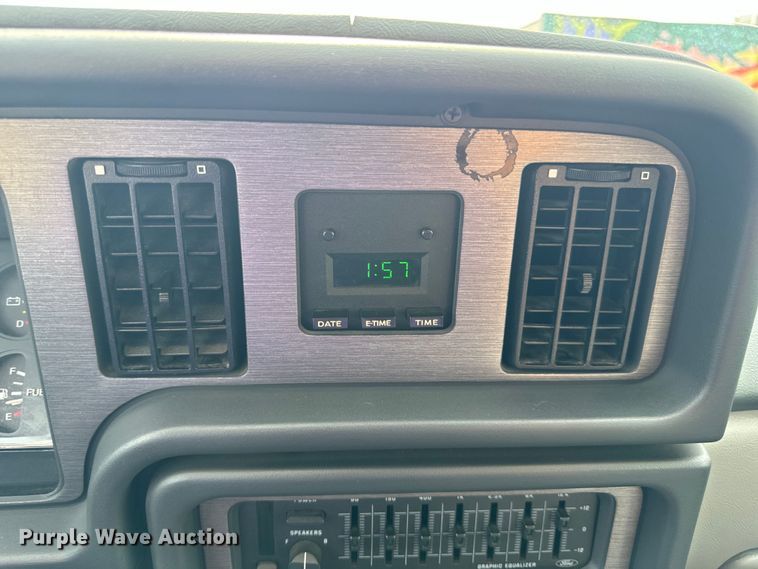 image for item EH6958 1988 Ford Thunderbird 