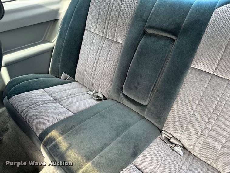 image for item EH6958 1988 Ford Thunderbird 