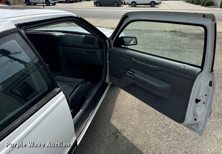 image for item EH6958 1988 Ford Thunderbird 