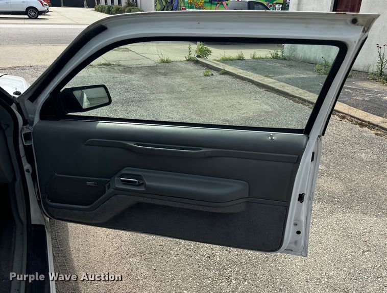 image for item EH6958 1988 Ford Thunderbird 