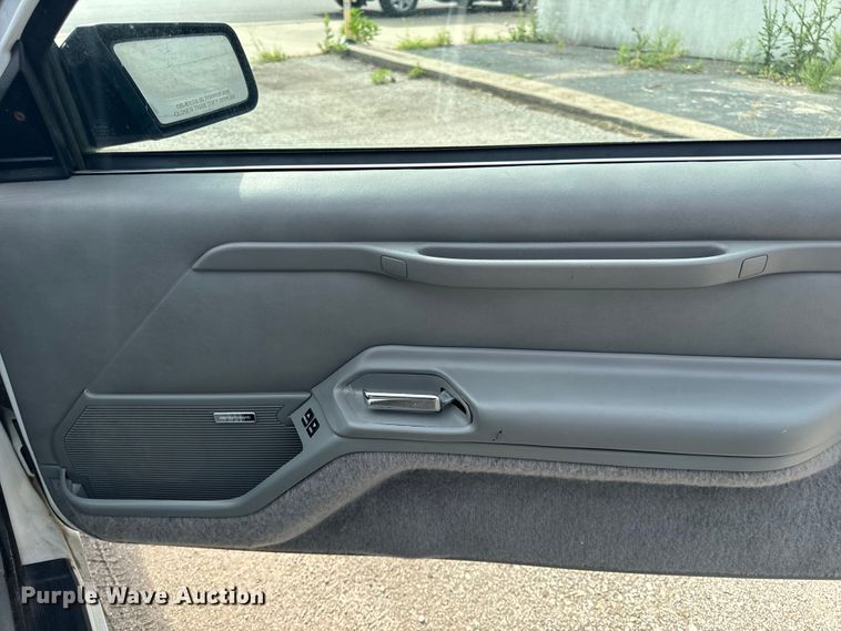 image for item EH6958 1988 Ford Thunderbird 