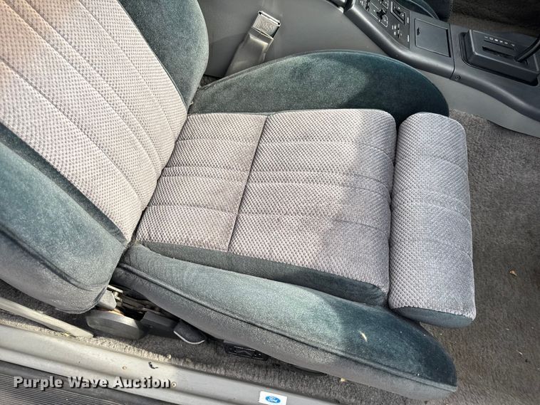 image for item EH6958 1988 Ford Thunderbird 