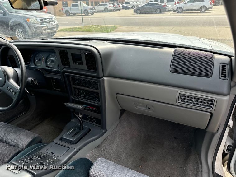 image for item EH6958 1988 Ford Thunderbird 