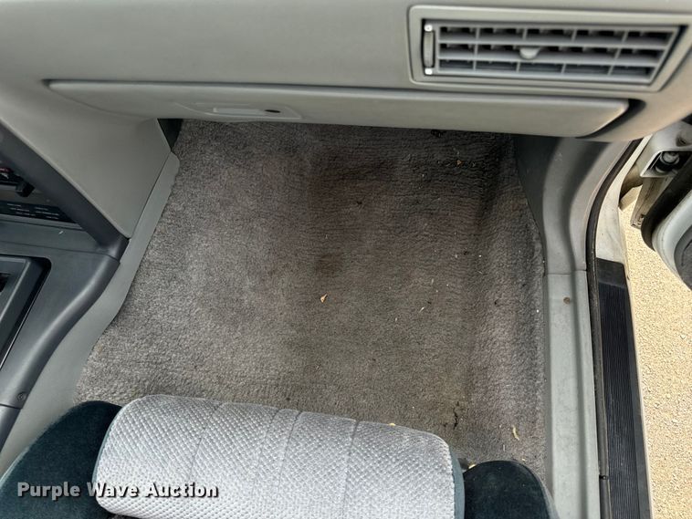 image for item EH6958 1988 Ford Thunderbird 