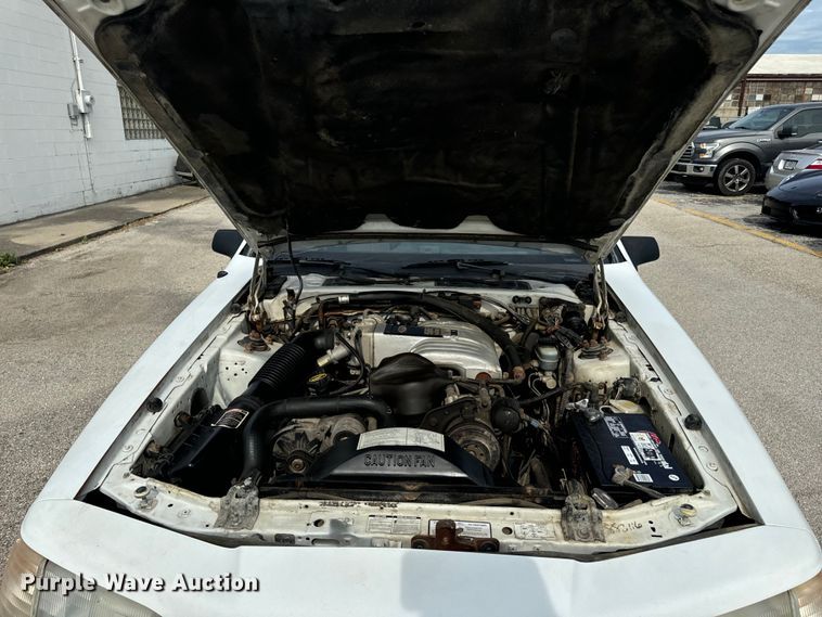 image for item EH6958 1988 Ford Thunderbird 