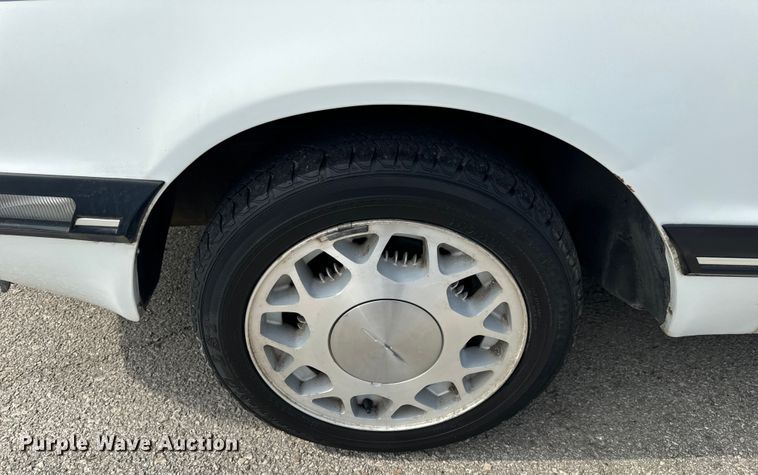 image for item EH6958 1988 Ford Thunderbird 