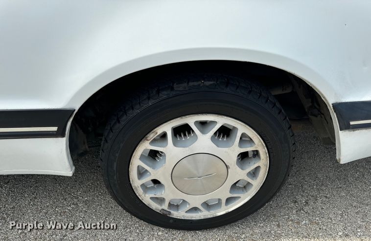 image for item EH6958 1988 Ford Thunderbird 