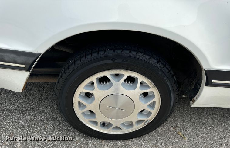 image for item EH6958 1988 Ford Thunderbird 