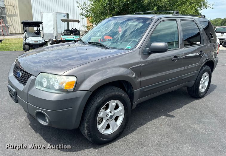 image for item EH6963 2005 Ford Escape XLT SUV