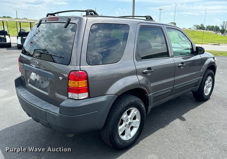 image for item EH6963 2005 Ford Escape XLT SUV