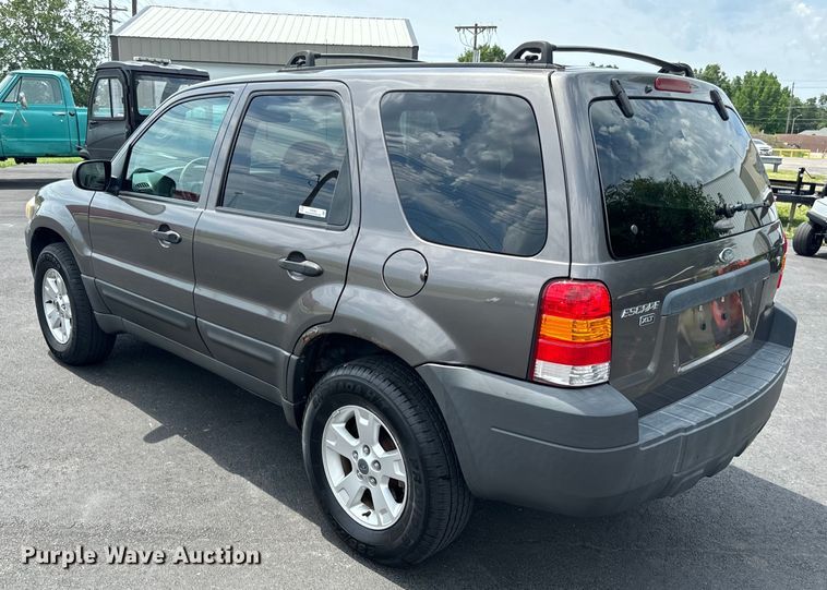 image for item EH6963 2005 Ford Escape XLT SUV