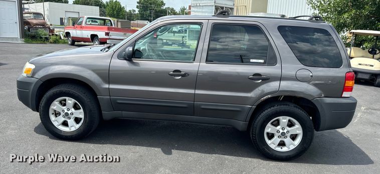 image for item EH6963 2005 Ford Escape XLT SUV