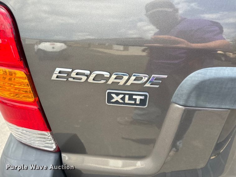 image for item EH6963 2005 Ford Escape XLT SUV
