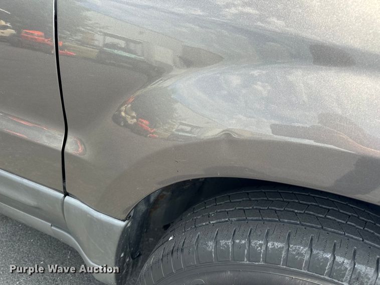 image for item EH6963 2005 Ford Escape XLT SUV