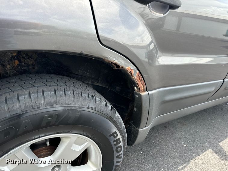 image for item EH6963 2005 Ford Escape XLT SUV