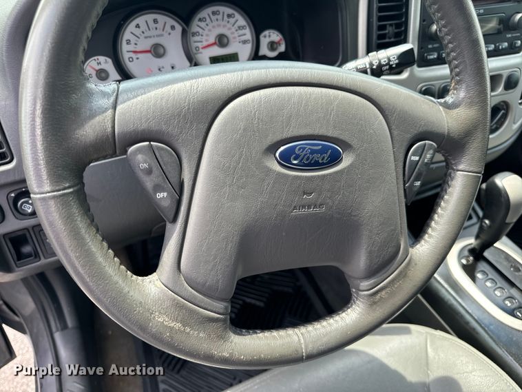 image for item EH6963 2005 Ford Escape XLT SUV