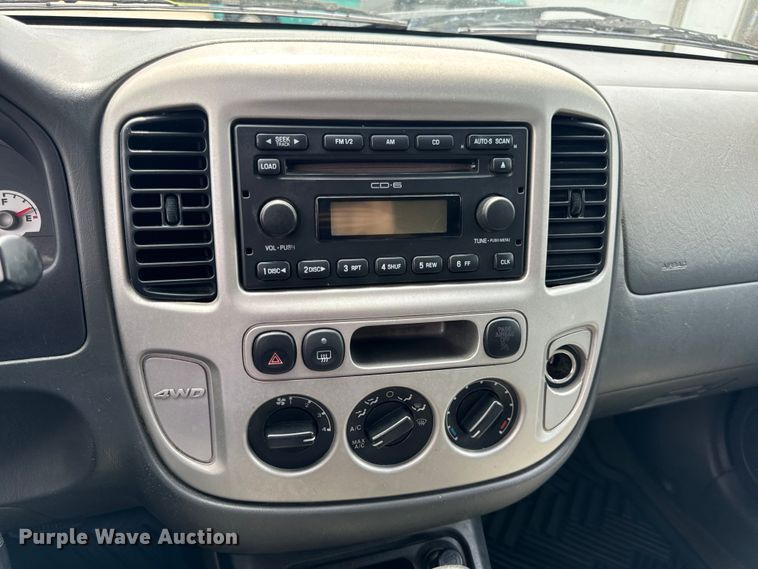 image for item EH6963 2005 Ford Escape XLT SUV