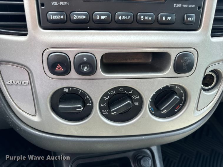 image for item EH6963 2005 Ford Escape XLT SUV