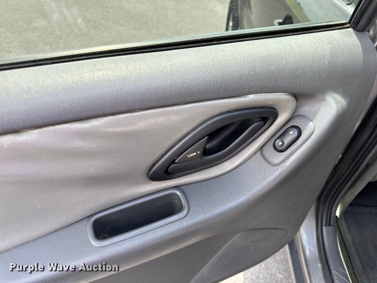 image for item EH6963 2005 Ford Escape XLT SUV