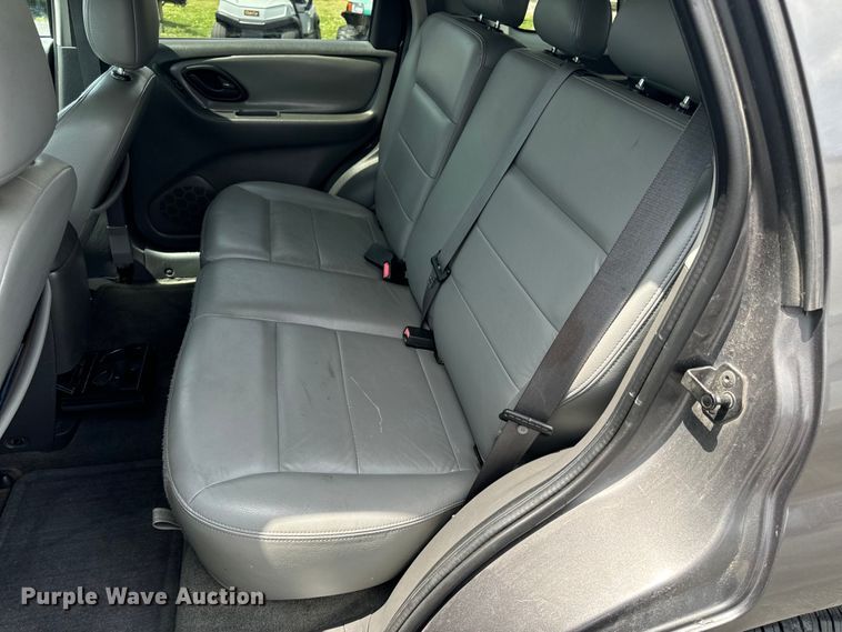 image for item EH6963 2005 Ford Escape XLT SUV