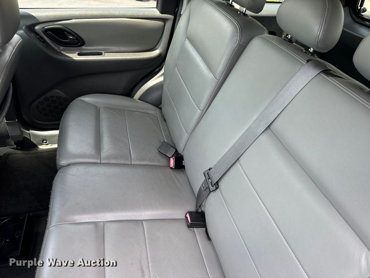 image for item EH6963 2005 Ford Escape XLT SUV