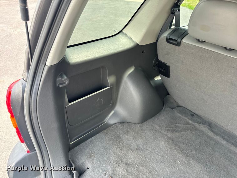 image for item EH6963 2005 Ford Escape XLT SUV