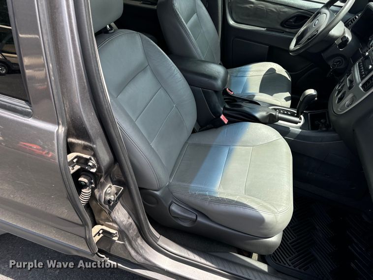 image for item EH6963 2005 Ford Escape XLT SUV