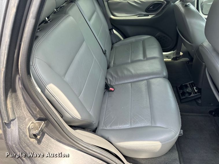 image for item EH6963 2005 Ford Escape XLT SUV