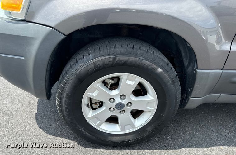 image for item EH6963 2005 Ford Escape XLT SUV