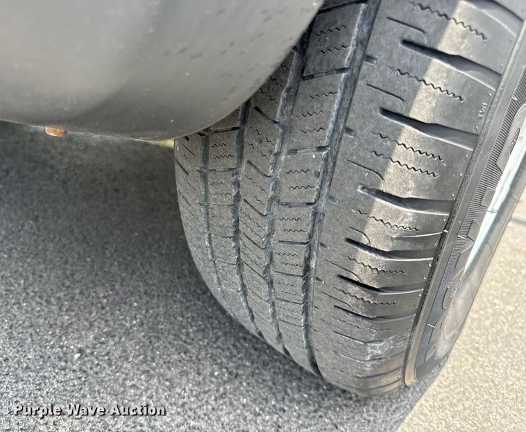 image for item EH6963 2005 Ford Escape XLT SUV