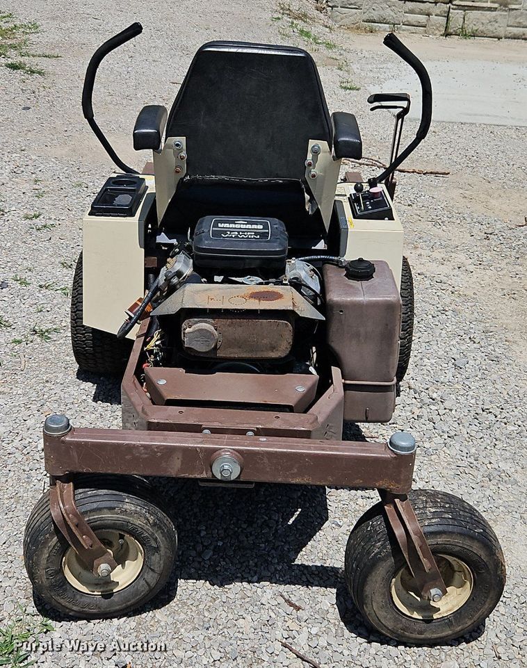 image for item EI3945 Grasshopper  614 ZTR lawn mower