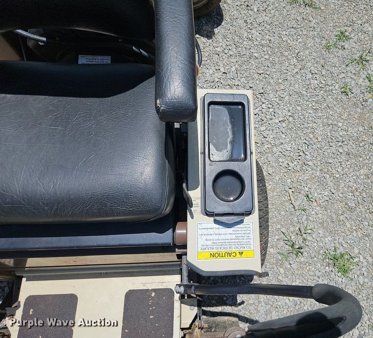 image for item EI3945 Grasshopper  614 ZTR lawn mower