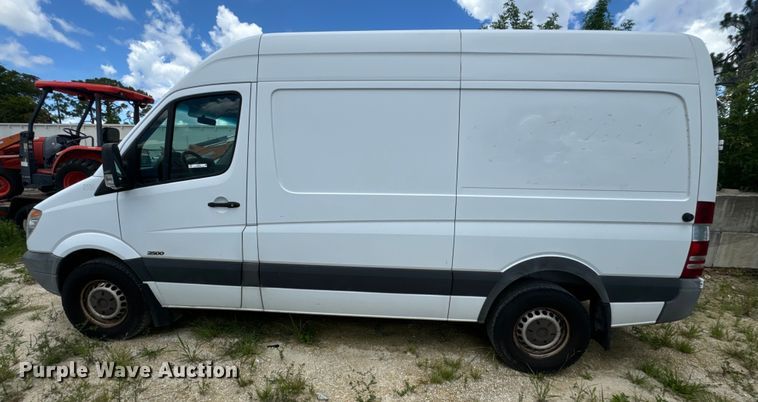 image for item EI4004 2011 Freightliner Sprinter 2500 van