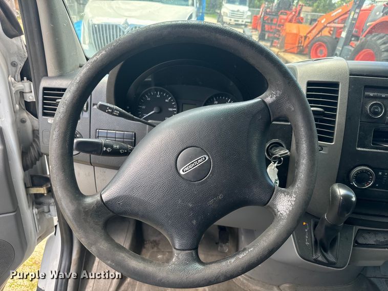 image for item EI4004 2011 Freightliner Sprinter 2500 van