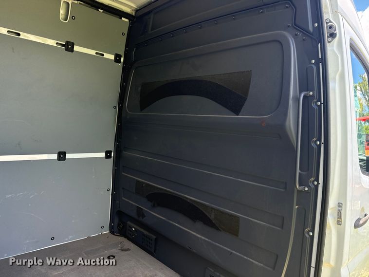 image for item EI4004 2011 Freightliner Sprinter 2500 van