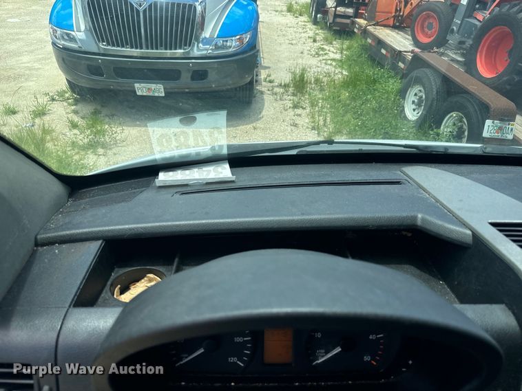 image for item EI4004 2011 Freightliner Sprinter 2500 van